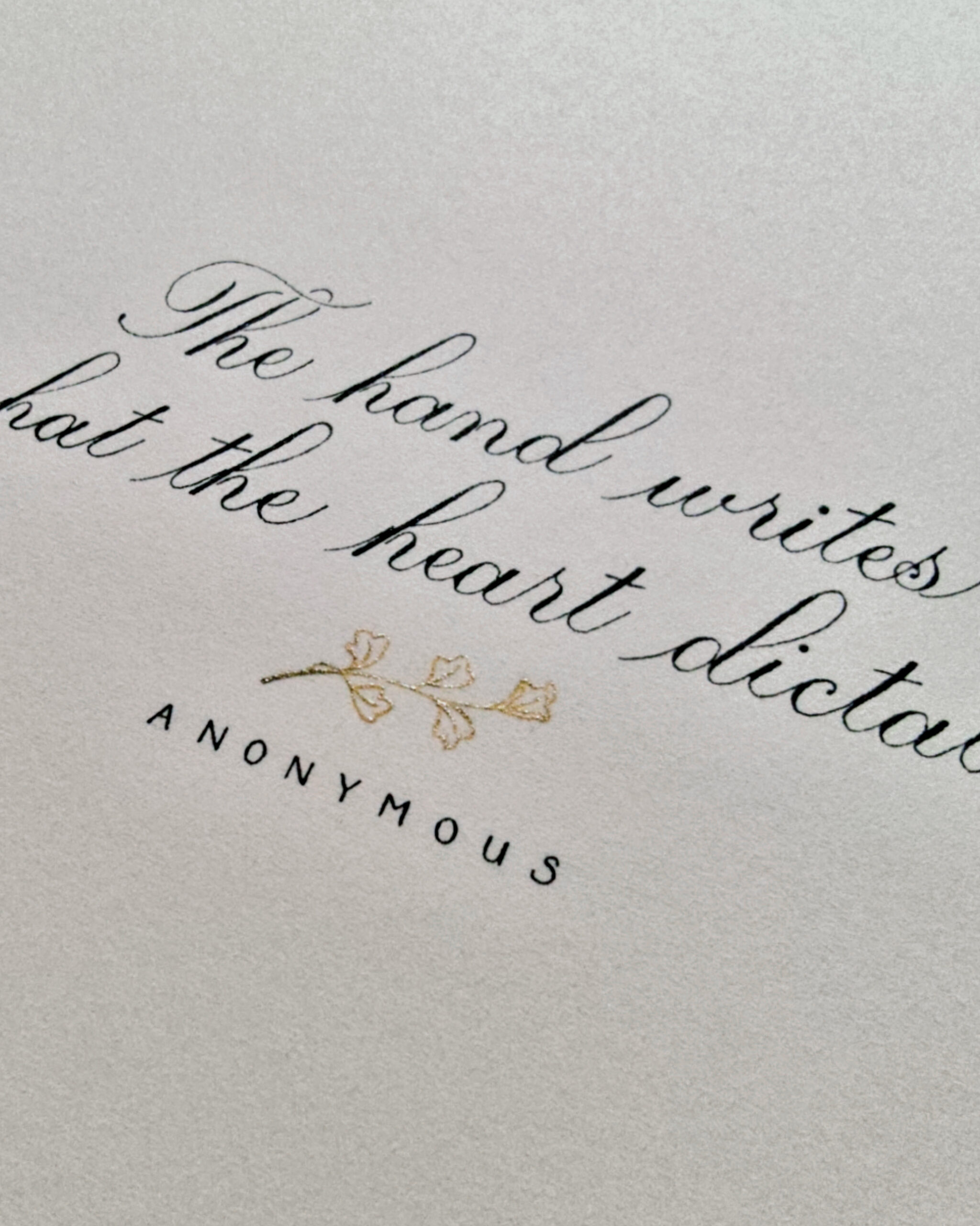 Detail eines kalligraphischen Herzwerks